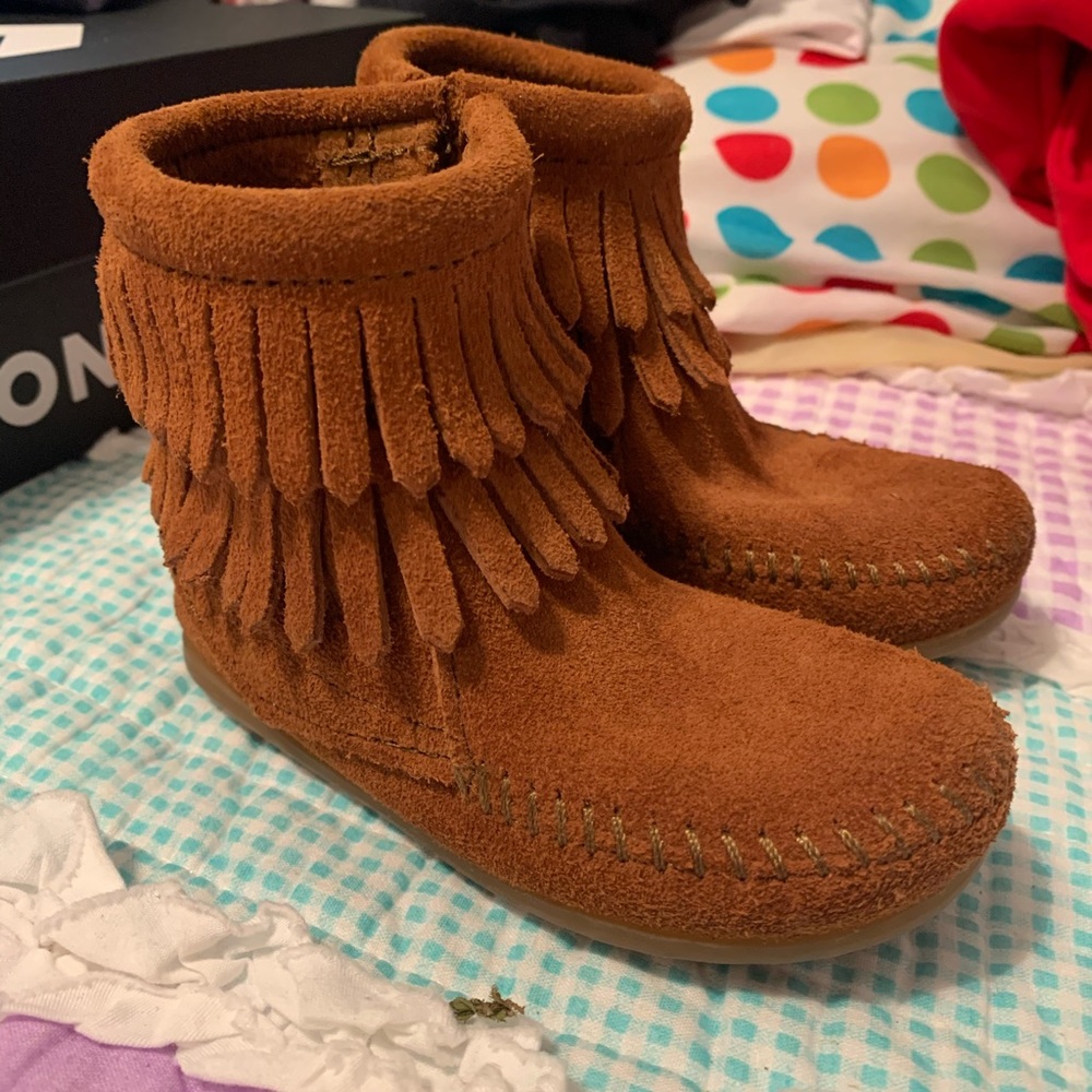 Minnetonka-toddler girl booties, size 7, EUC
